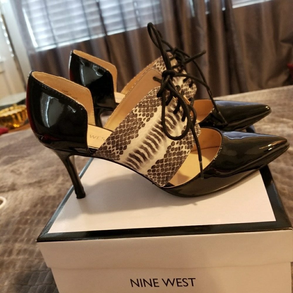 Pointy toe oxford